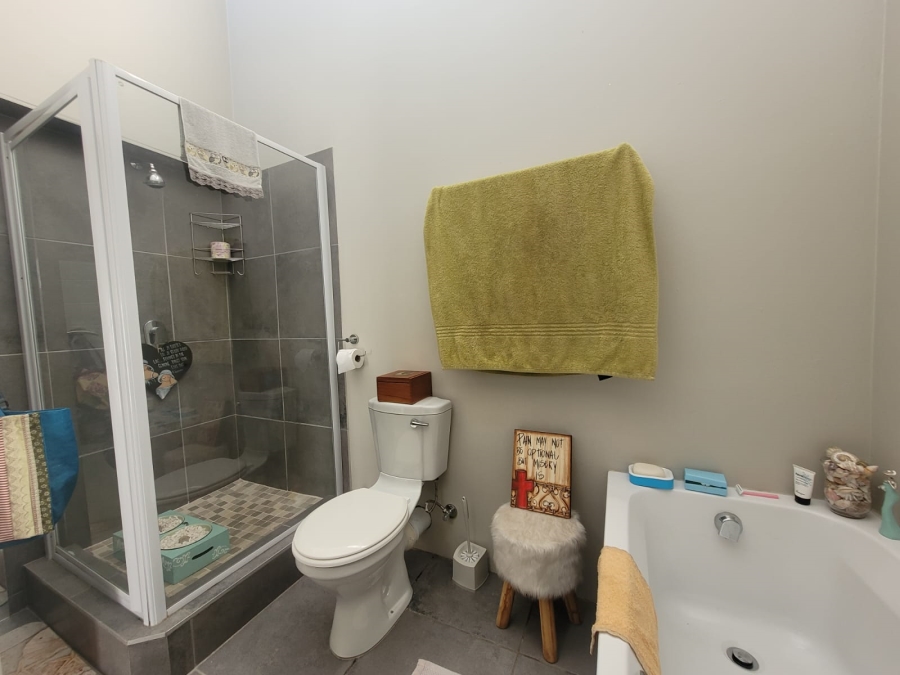2 Bedroom Property for Sale in Crossways Farm Village Eastern Cape